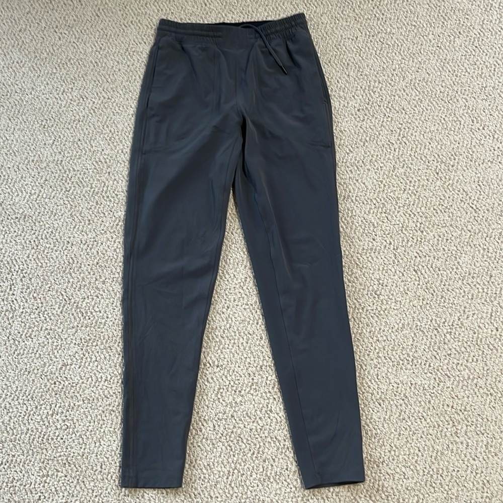 Lululemon Pace Breaker slate grey men’s pull on pants